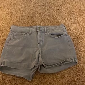 SO - Junior’s Grey Jean Shorts - Favorite midi - size 13